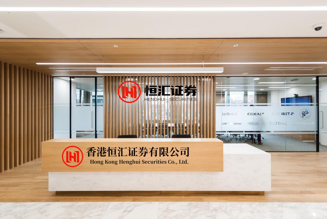 慧仁策略 猫咪一枚：💰股票指标的类型有哪些💰股票指标最主流分两大类：基本面指标、技术指标；技术指标内部又常分四大类（趋势、动量/震荡、成交量、波动率）。一、基本面指标（长期价值）● 估值：P...